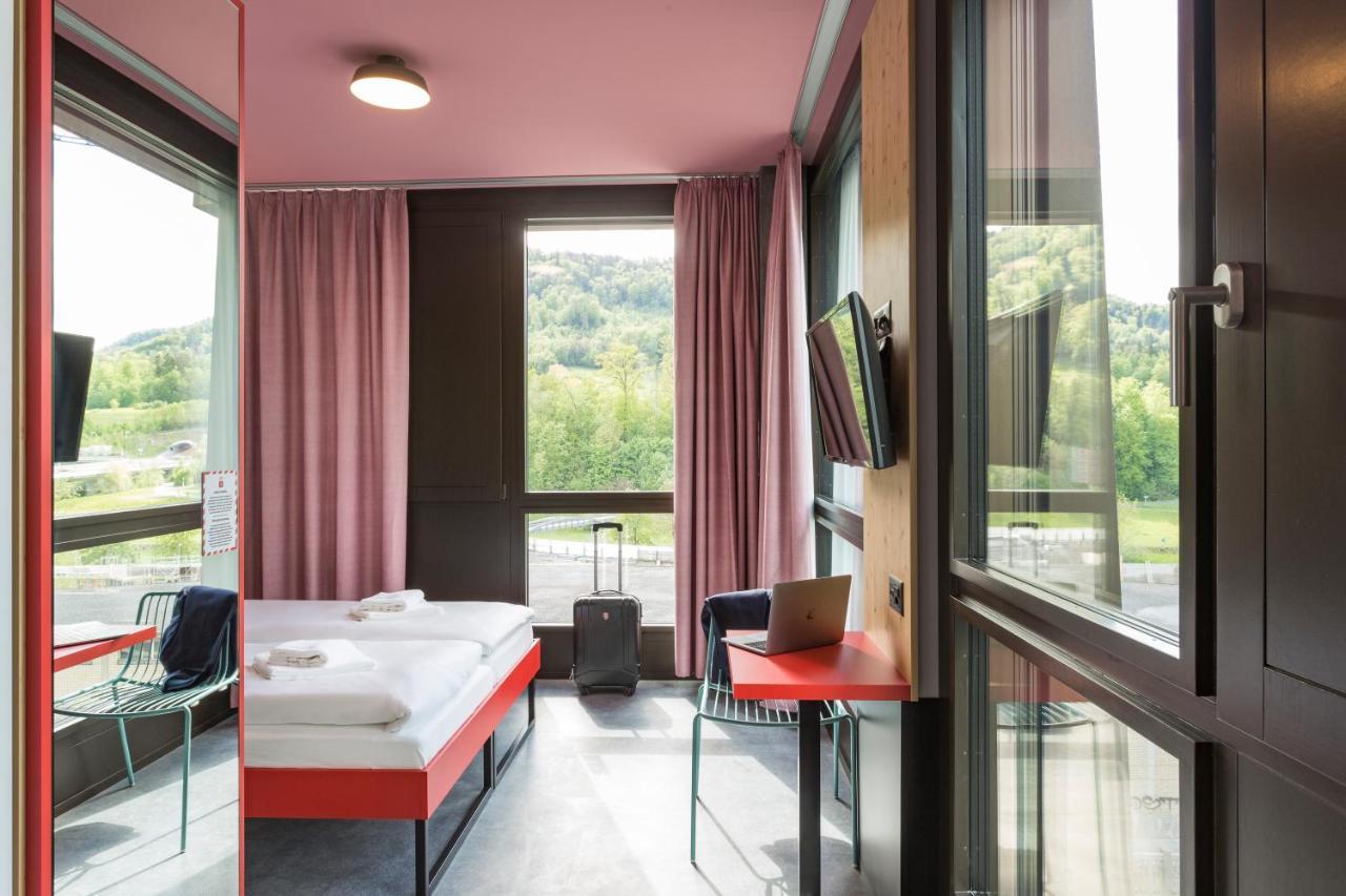 Meininger Hotel Zuerich Greencity Esterno foto